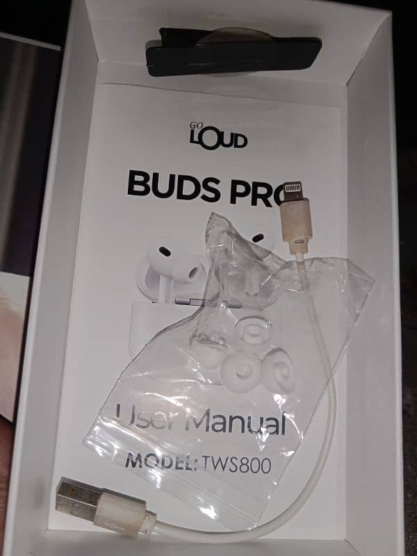 Go loud Earbuds high class whoofers with advance base 4