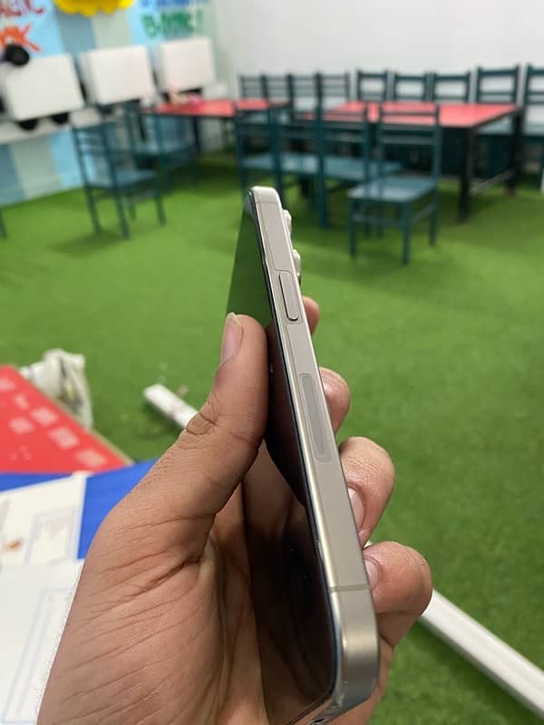 APPLE IPHONE 15 pro 256 gb JV 10