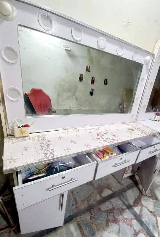 New condition is full lighting 03705784651 3