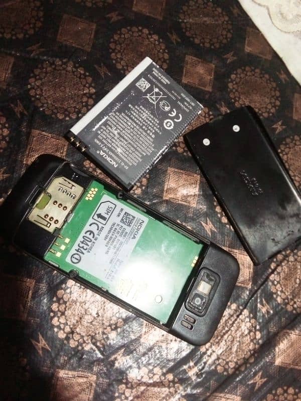 Nokia E52 For parts delivery available 3