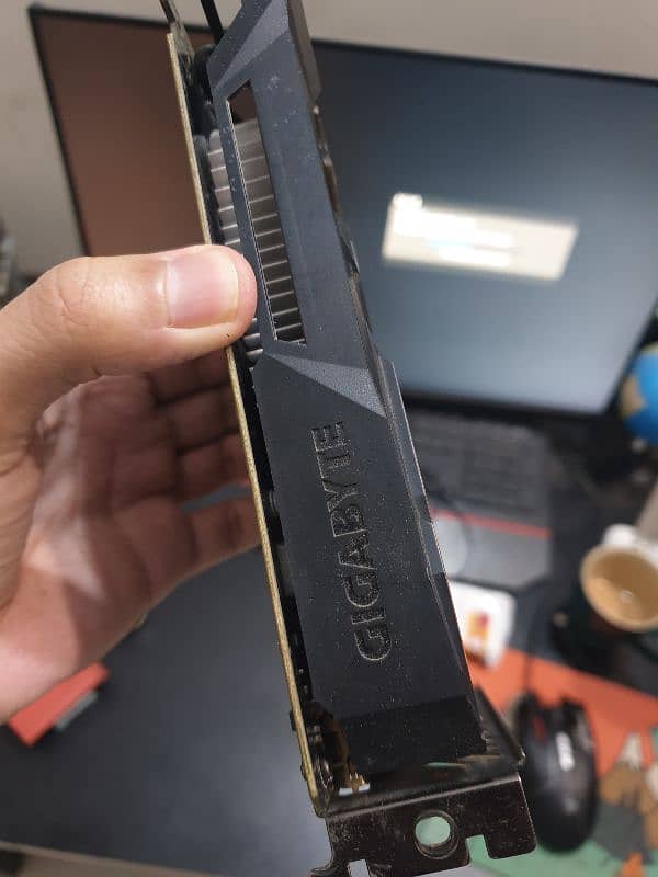 gigabyte Gtx 1050 2gb in mint condition 2