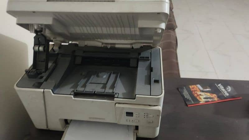 unbeatable piece HP 50/60 hz printer for sale 0