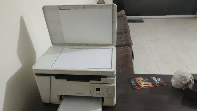 unbeatable piece HP 50/60 hz printer for sale 1