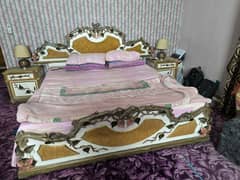 king Beds,side tables and dressing table