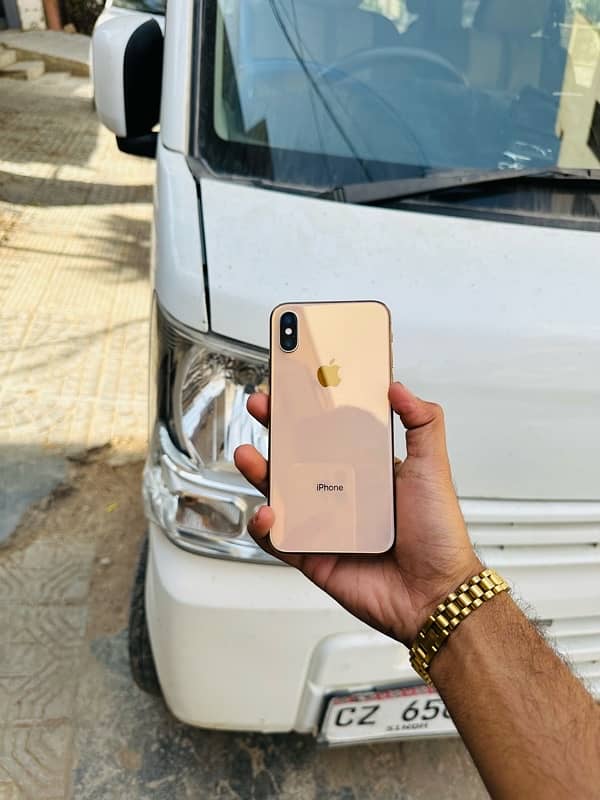 Iphone XS  Gold 256 gb approved 9