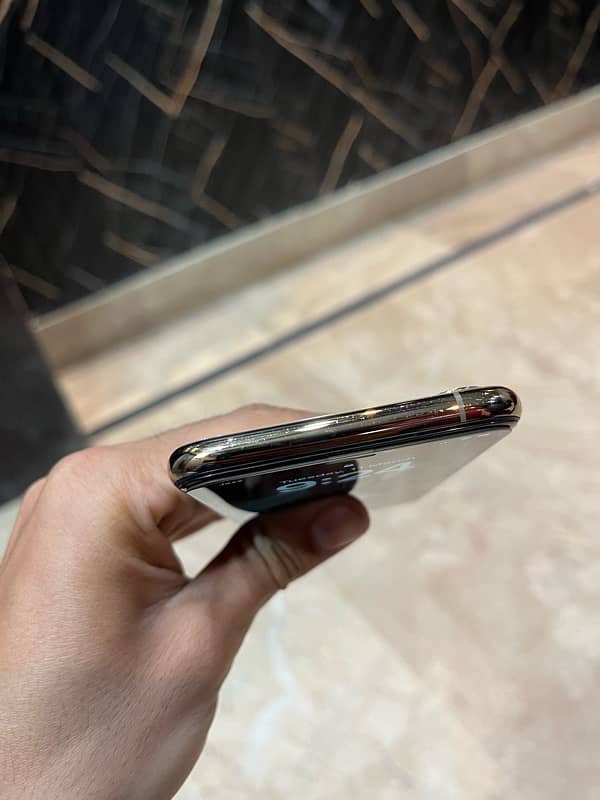 Iphone xs (pta approved) 2