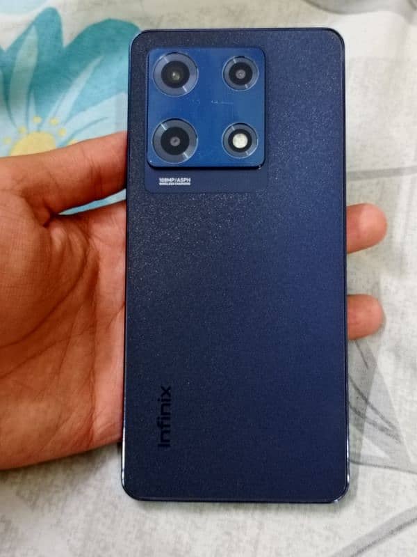 INFINIX NOTE 30 PRO 16/256 With box and charger 1