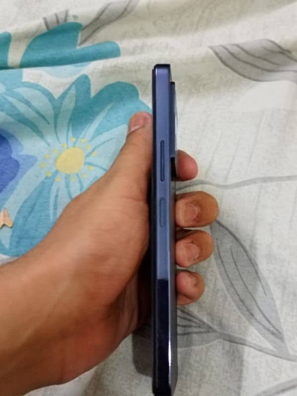 INFINIX NOTE 30 PRO 16/256 With box and charger 2