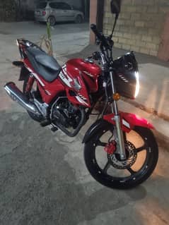 HONDA CB 150F (2024)