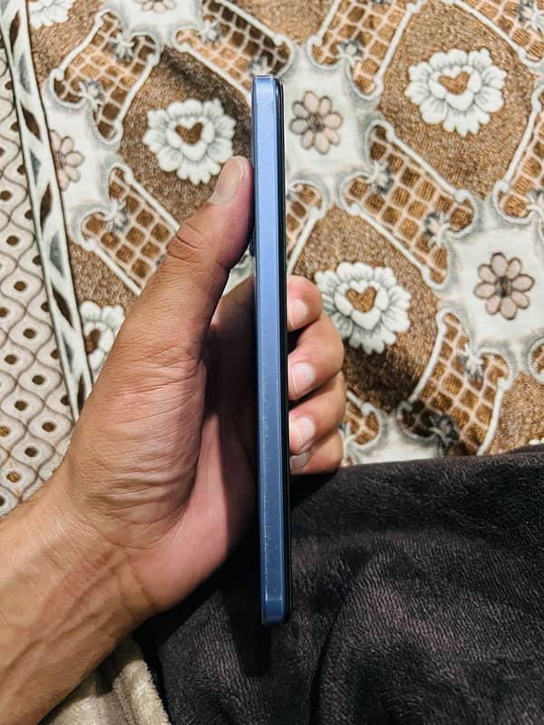 VIVO Y17s 3