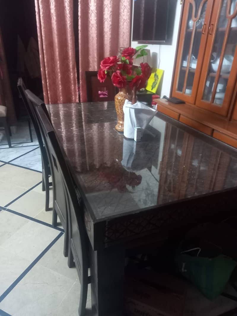 Dining Table for Sale with 6 chairs 0