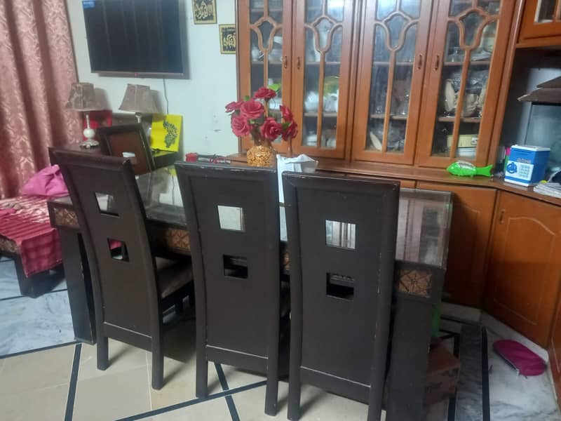 Dining Table for Sale with 6 chairs 1