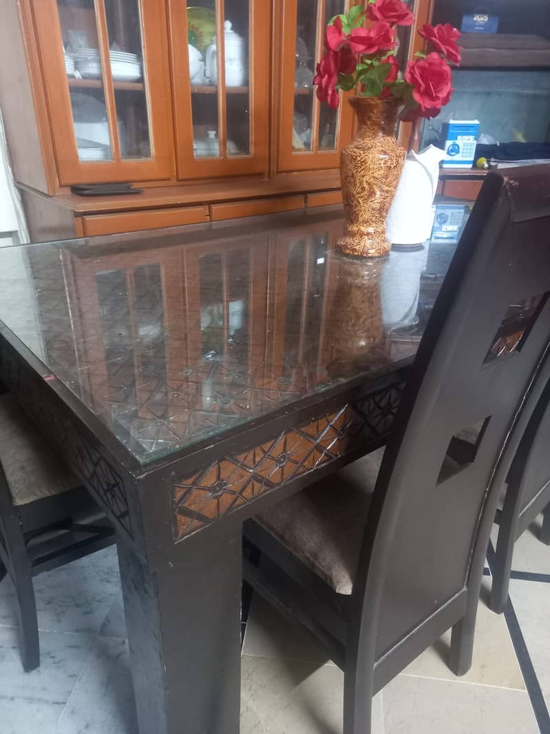 Dining Table for Sale with 6 chairs 3