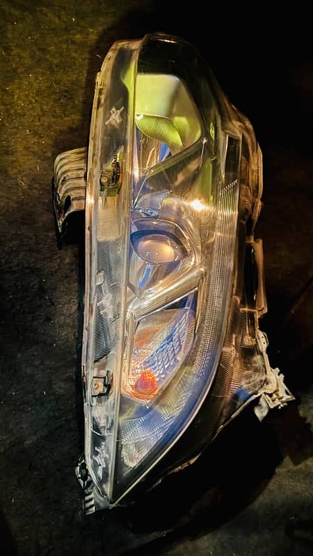 civic 2018 orignal head light new condition 4