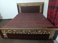 Solid Wood Bed for Sale – Elegant & Durable!