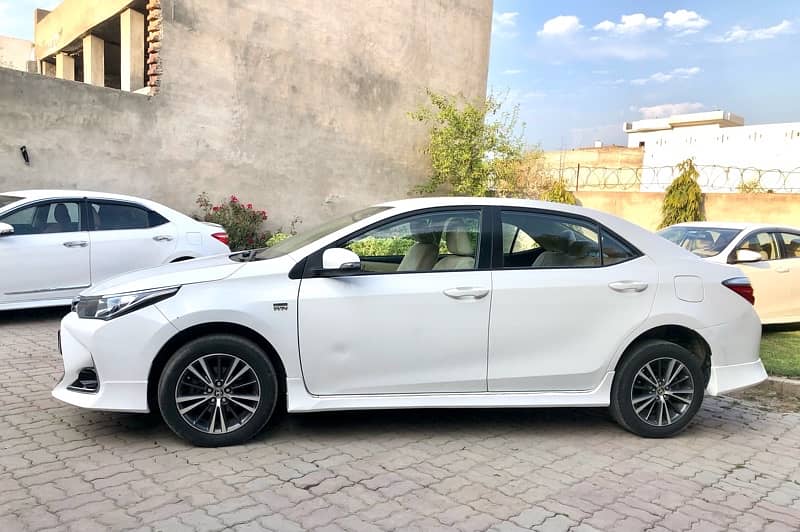 Toyota Corolla Altis 2018 12