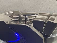 Luxury massage chair