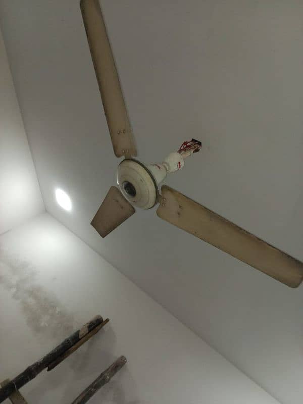 2 Ceiling Fans 3