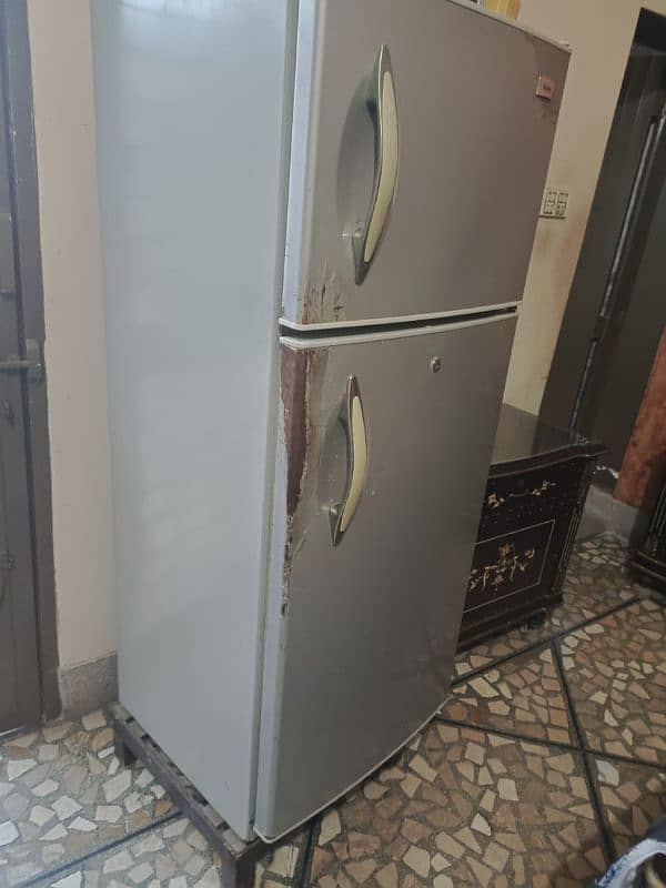 Haier fridge HRF 320 model 0