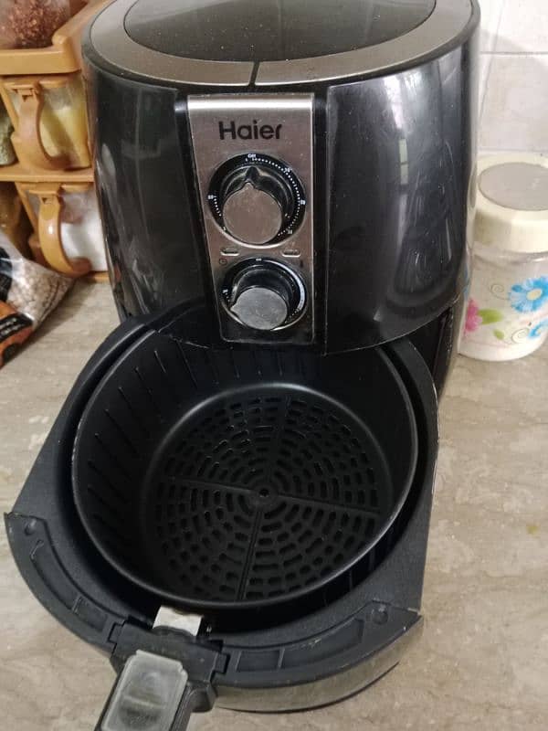 Haier Air fryer available with original boxing and warranty card 1