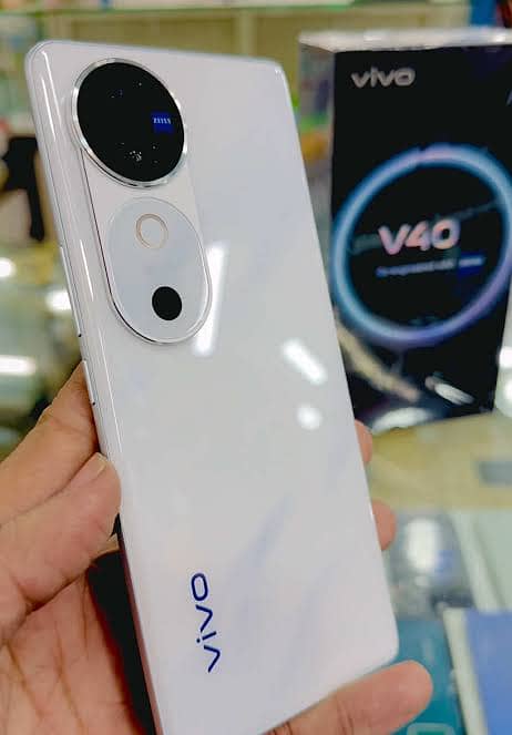 Vivo v40 5g more than 9 months warranty 1