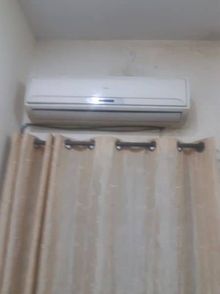 Split Air Conditioner ( its not invertor ) 1