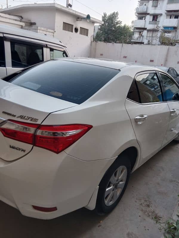 Toyota Corolla Altis 2015 3