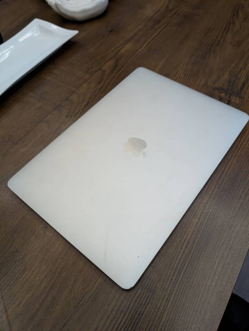 MacBook Pro 2018 - Lush Condition 2