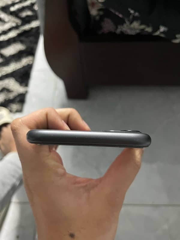 Iphone 11 64GB NON Pta Factory Unlock Box 5