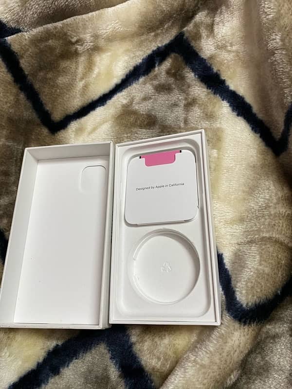 Iphone 11 64GB NON Pta Factory Unlock Box 9