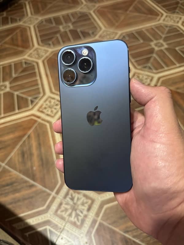 Iphone 15 pro max Factory unlocked 256 GB 5