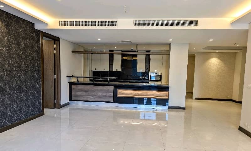 1753 Square Feet Flat available for rent in Gulberg 3 if you hurry 5