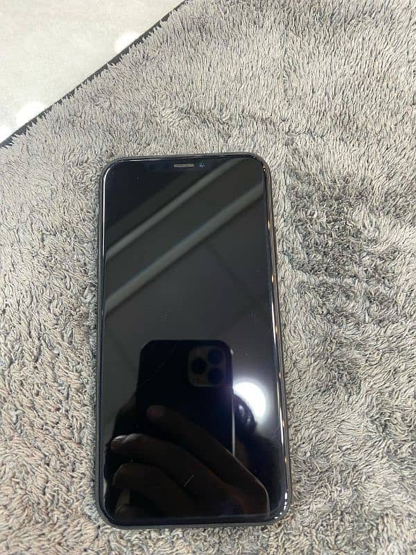 iphone xr 64gb 87 health waterpack 10/10 condition 0