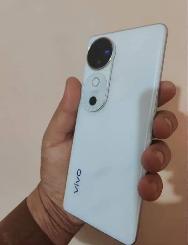 Vivo V40 5G 12/256 2