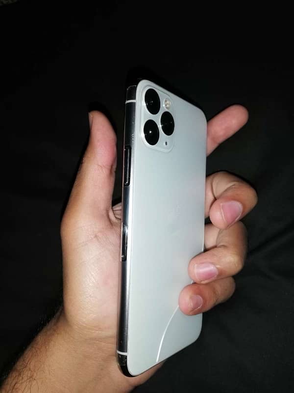 Apple IPhone 11 Pro 4