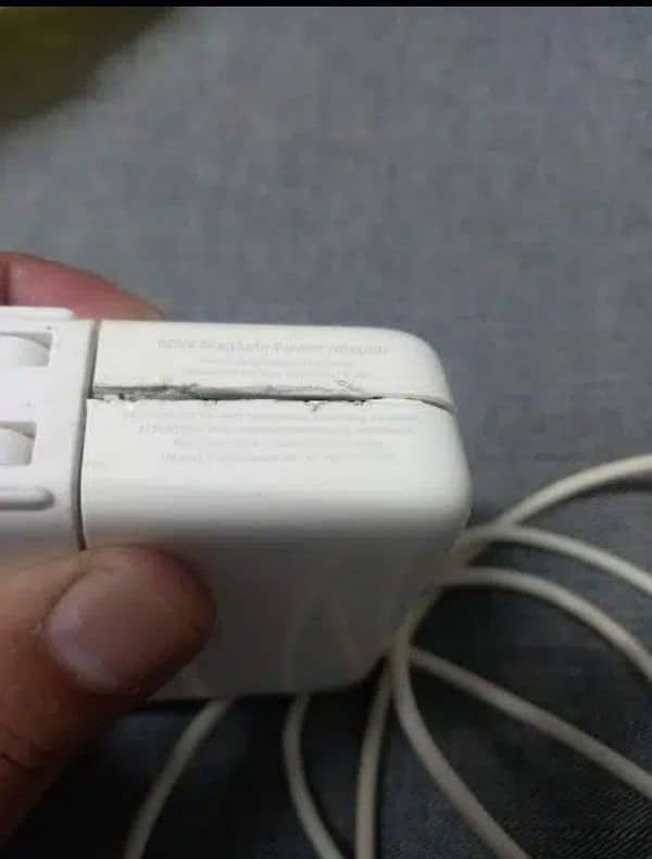apple MacBook pro 60watt and c type charger thek krwa lo in 15 minutes 0