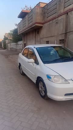 Honda City White 2004 Exchange Or Sell