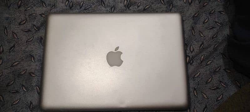 Macbook pro 2011 model fresh 1