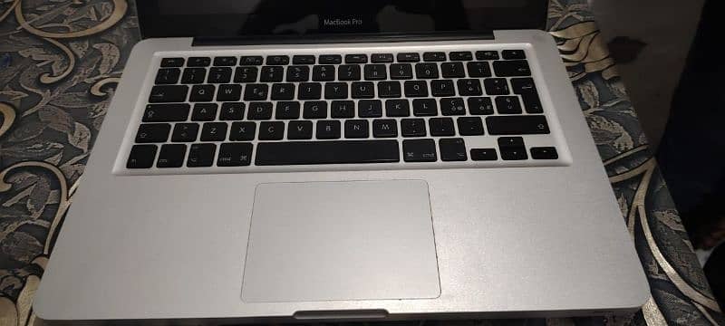 Macbook pro 2011 model fresh 2