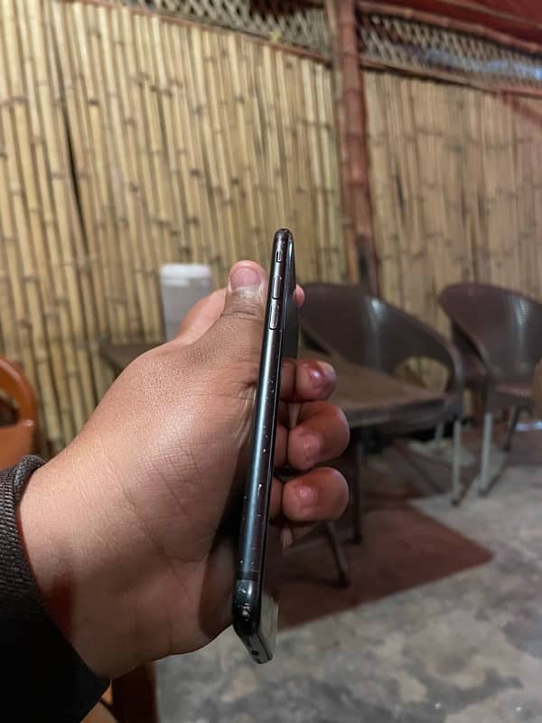 IPHONE SE 2020 3