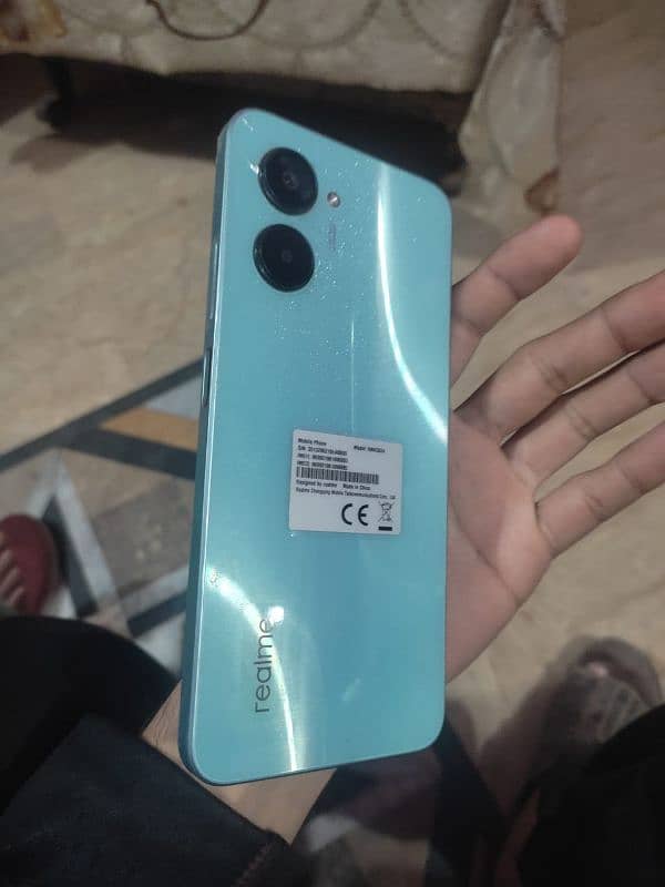 Realme C33 4