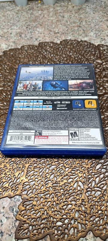 GTA 5 Ps4 Slightly Used 9/10 4