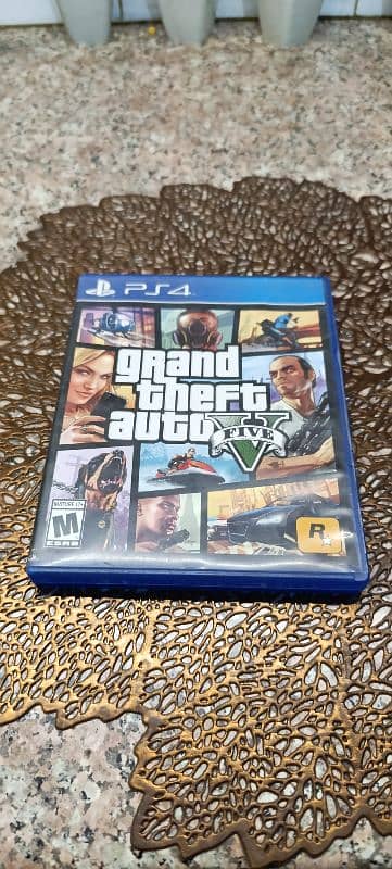 GTA 5 Ps4 Slightly Used 9/10 5