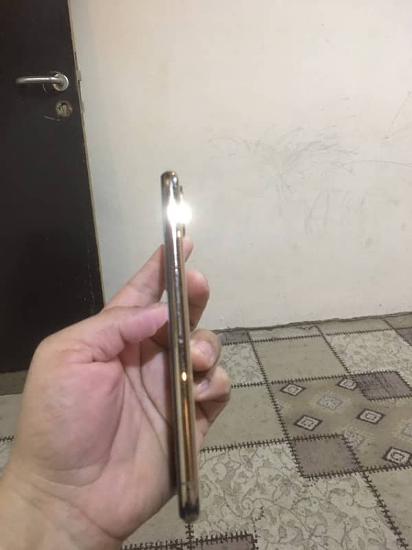 Iphone xs pysical pta aprove 64 gb 2