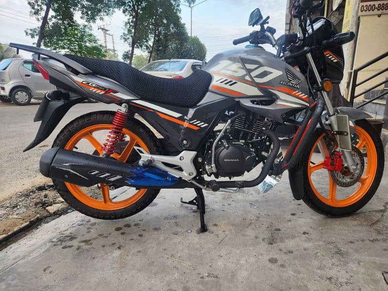 Honda cb 150f fro sale in Valencia Town lahore 4