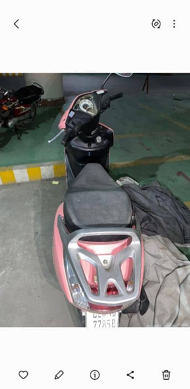 100cc Scooty company(united) 4