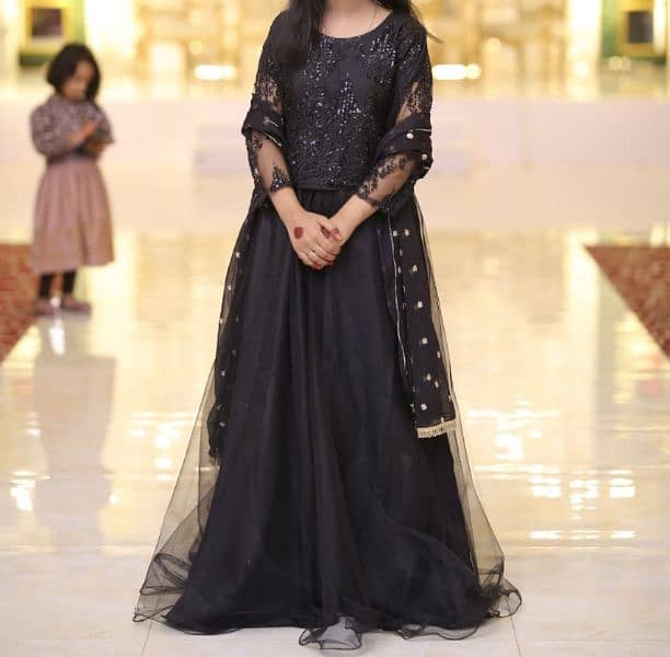 black lehnga 0