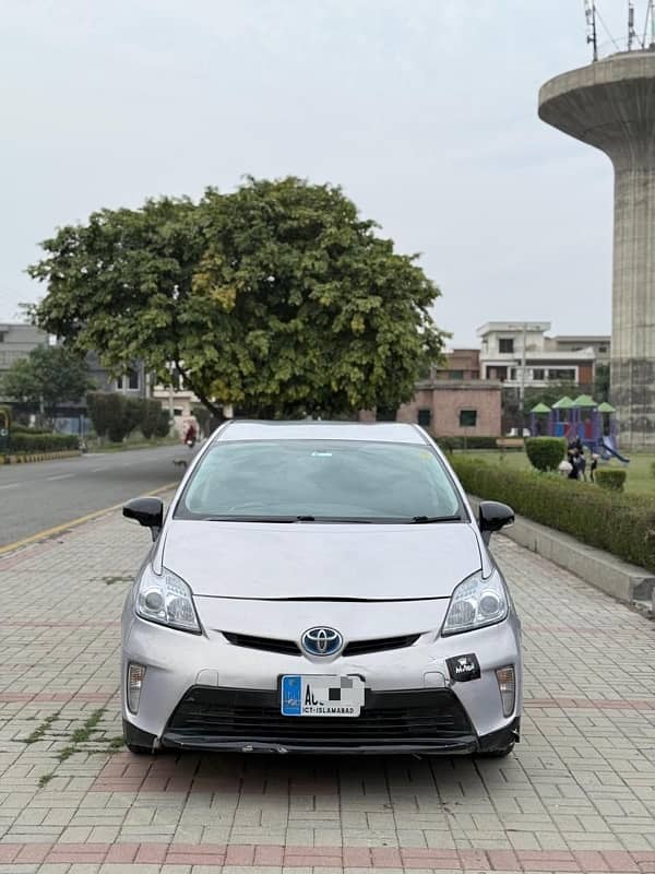 Toyota Prius 2013 1