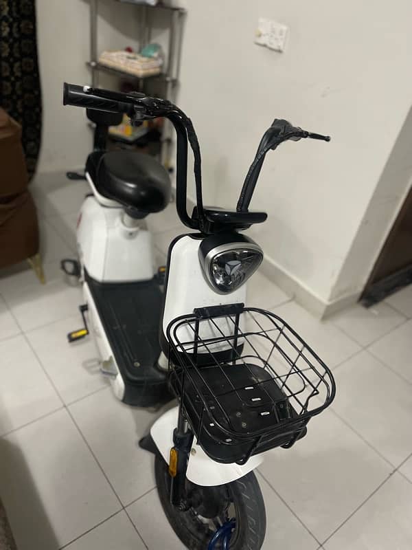 metro Scooty 0