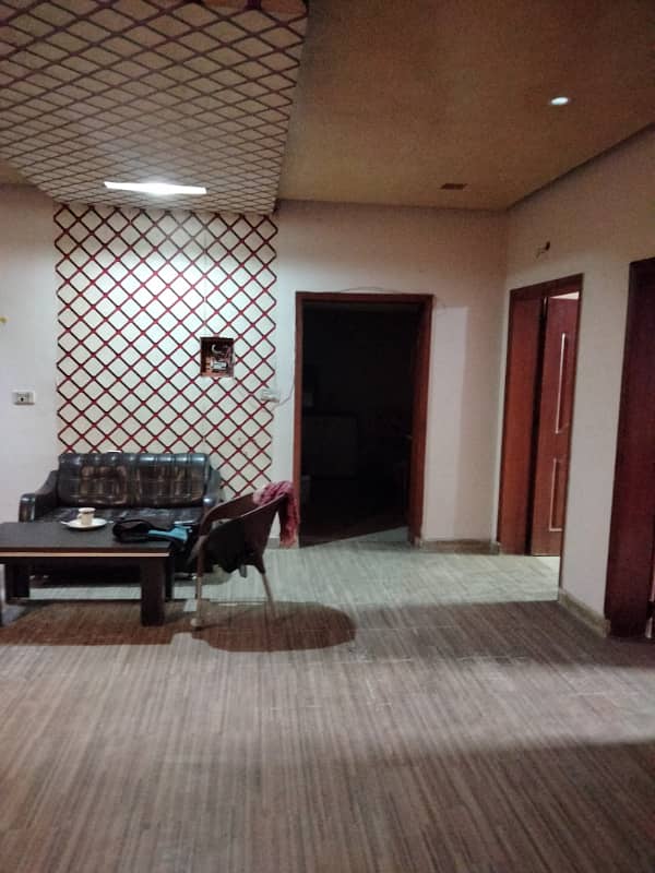 MIAN ESTATE OFFERS tile flooring 7 MARLA 2nd FLOOR FOR RENT FOR FAMILY NEAR kips girls college n LECOLE school (just in local area) 7